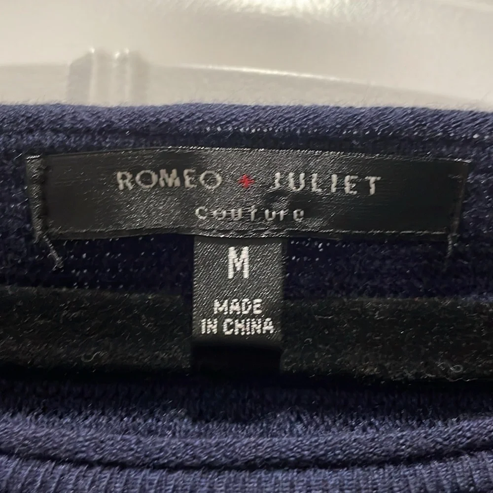 Romeo & Juliet Women’s Knit Sweater Medium Blue Cashmere Blend Contemporary